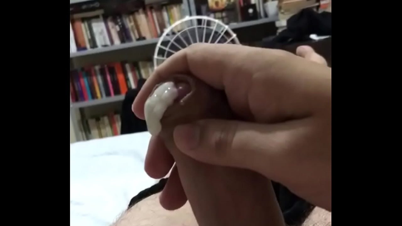 Urso pauzudo gozando muito