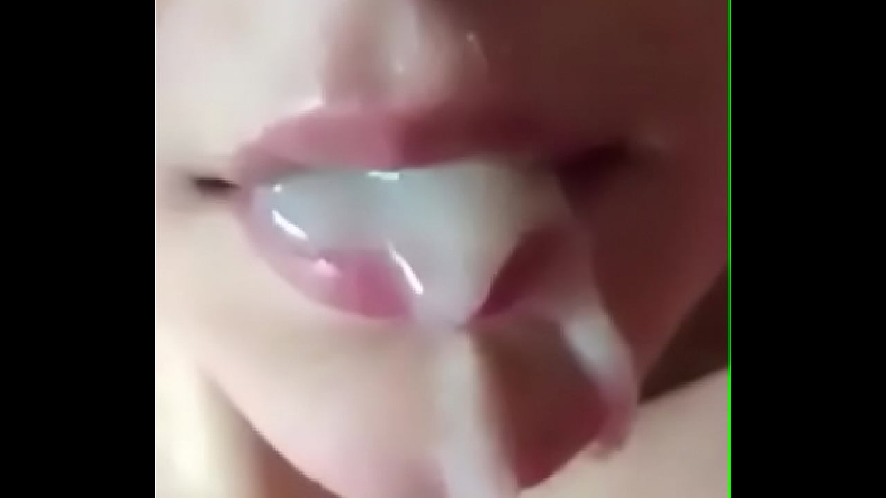 terminando en la boca de mi amiga le gustan los mecos