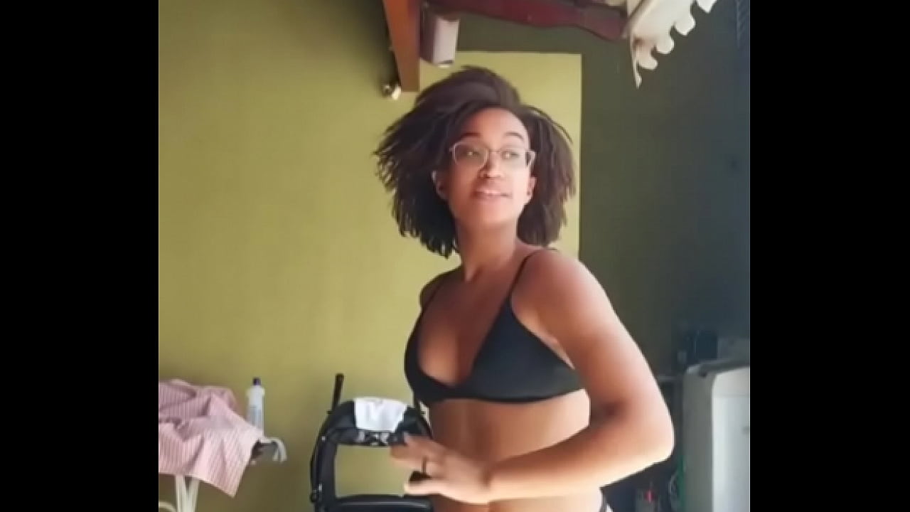 Rabeta pretinha bem linda.