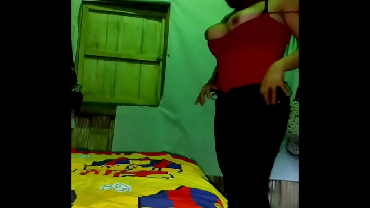 MY MATURE SECRETARY WANTS TO GET A SALARY RAISE, THE COMPANY IS GOING THROUGH A CRISIS, BUT SHE KNOWS HOW TO CONVINCE ME AND SENDS ME EXCLUSIVE HOMEMADE PORN