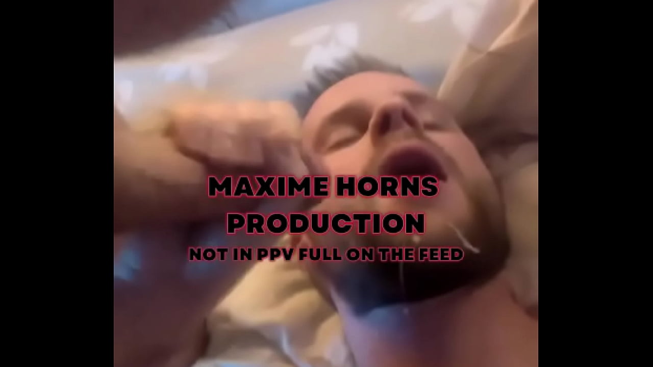 Quand un Daddy te prend comme il en a envie..Il m&rsquo;a bais&eacute; avec puissance et m&rsquo;a offert une belle finition su...