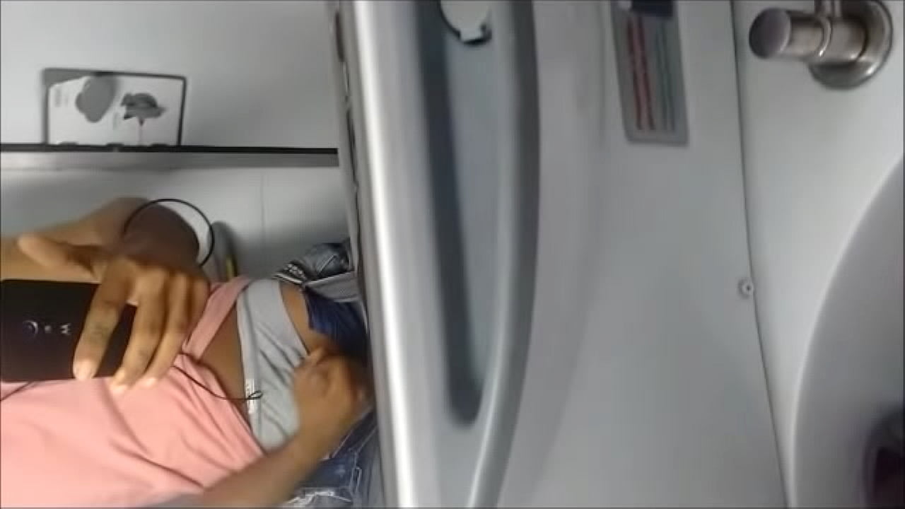 punheta no bus&atilde;o