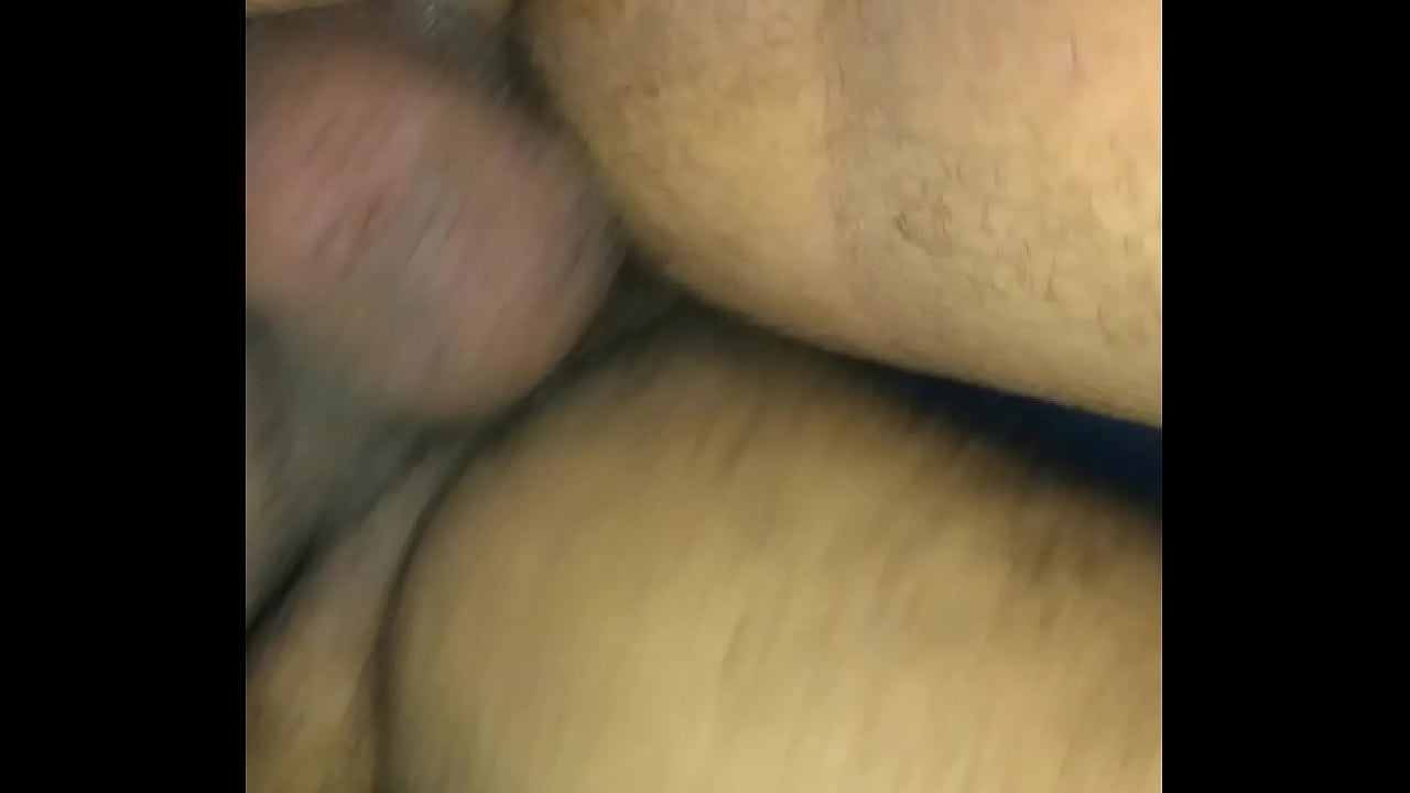 Trio llenando el tanque