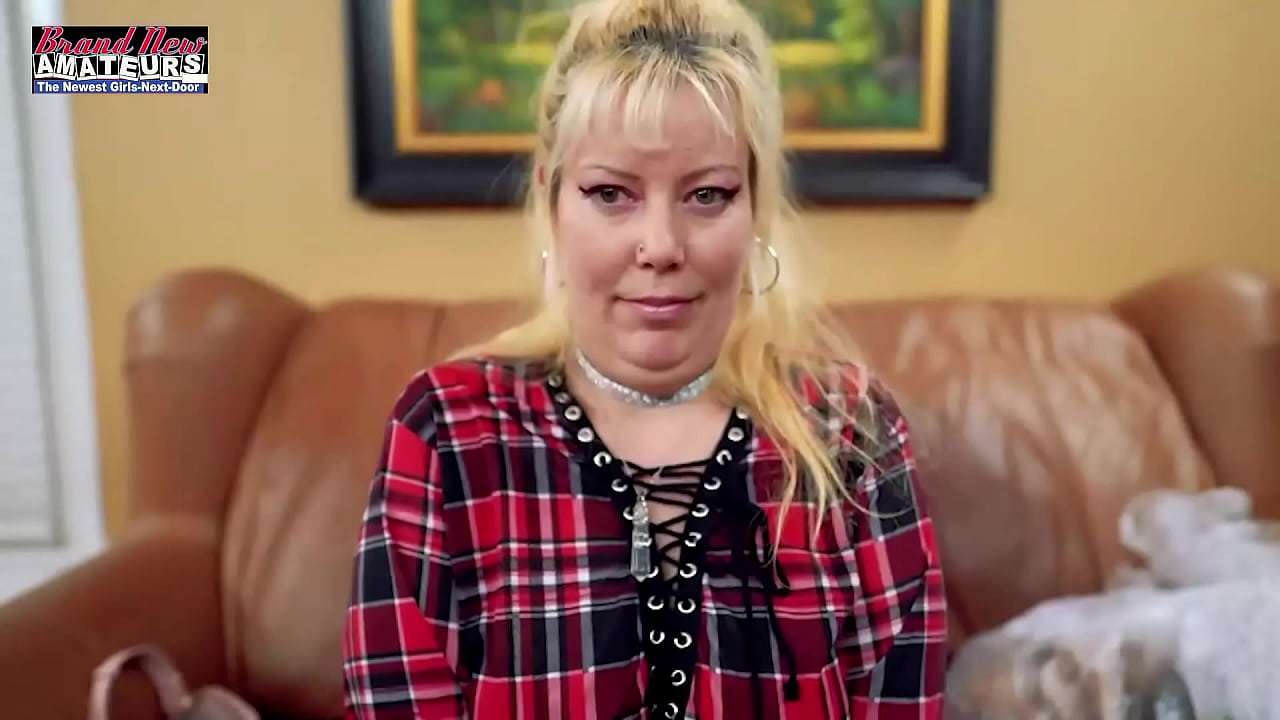 Mature Hot Blonde Nikki J Wants To Get Her Tight Butt Deeply Fucked!