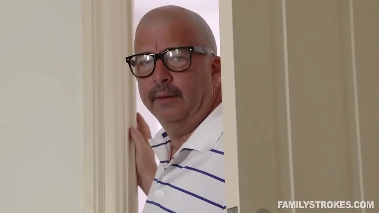 Stepmommy's Pussy Rescues Stepson