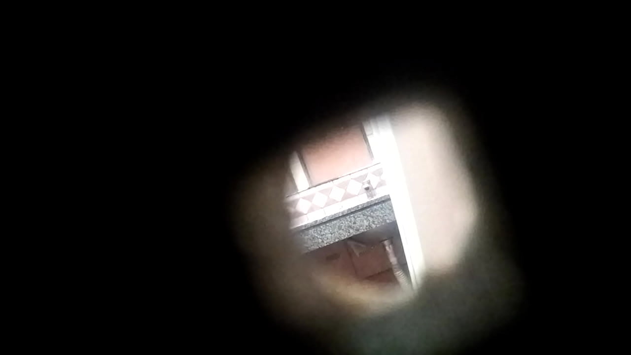 Spy in Mc Donald&acute;s toilet