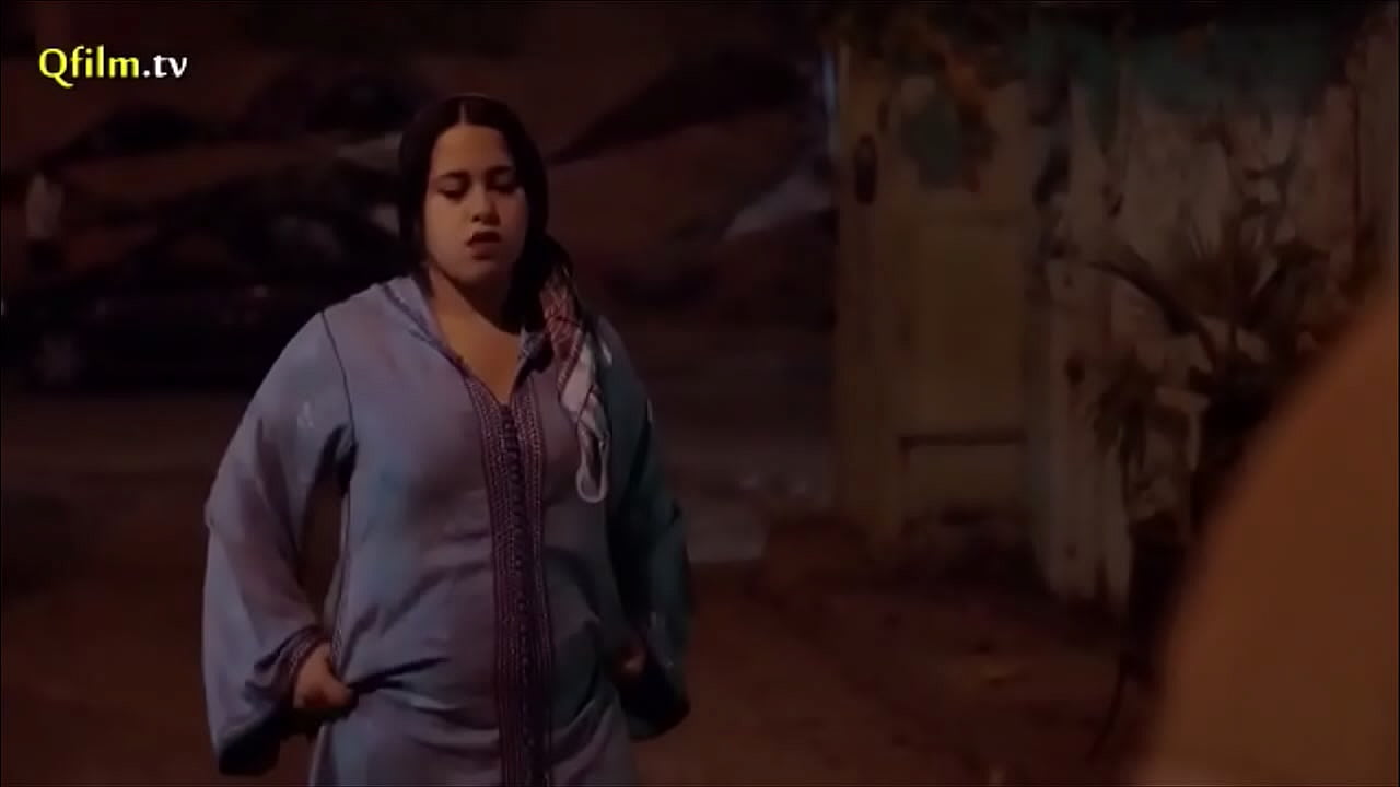 Arabe voil&eacute;e se fait remplir ses grosses fesses par un inconnu