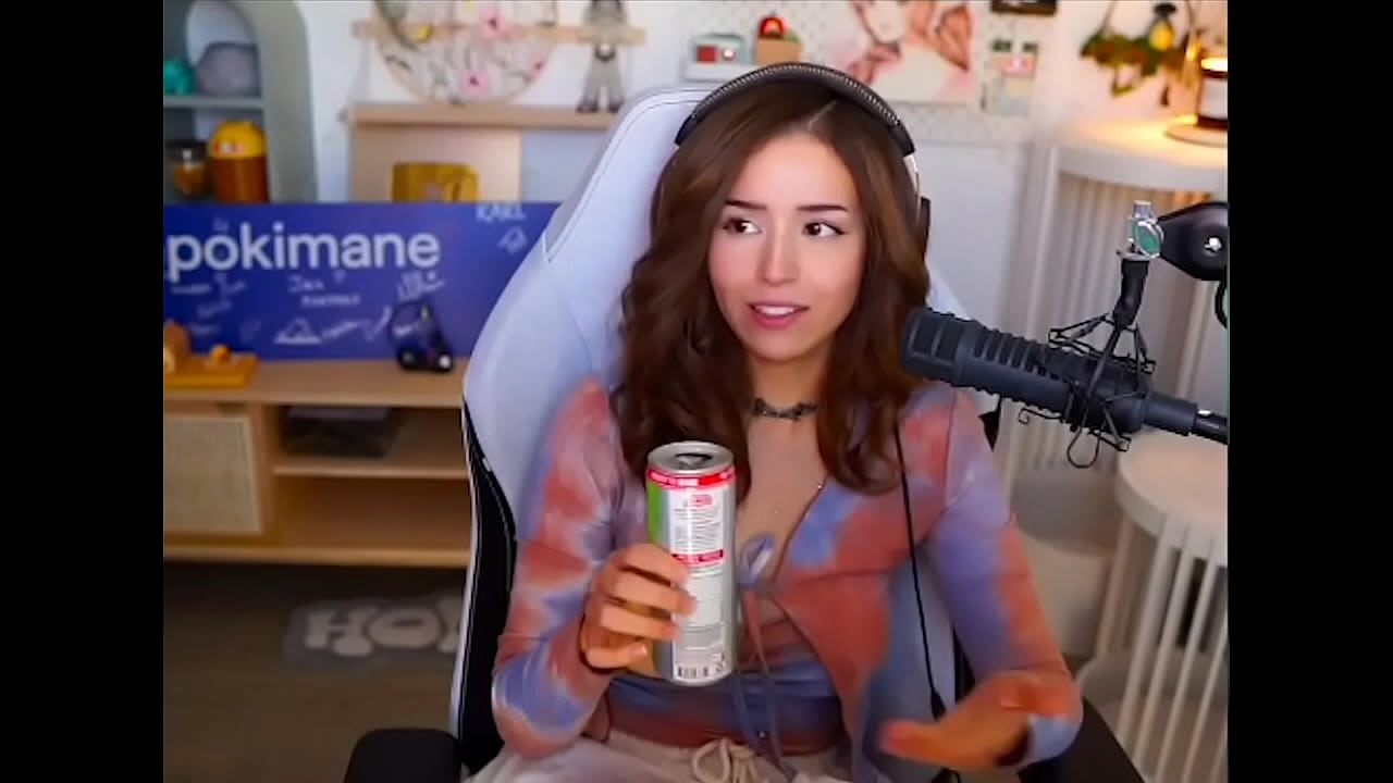 streamer embarassing nip slip