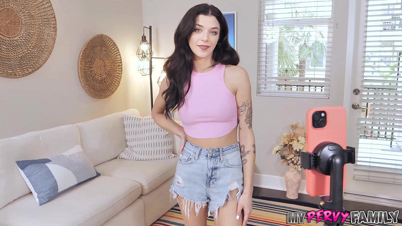 Wanna Be Influencer Babe Wants Stepbro's BIG Juicy Cock - Jade Maris - MyPervyFamily