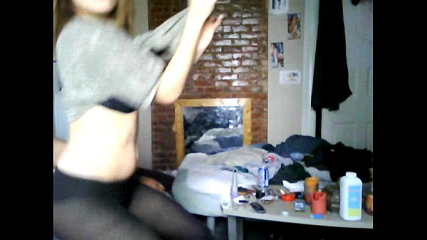 Cam Girl dancing to raggae