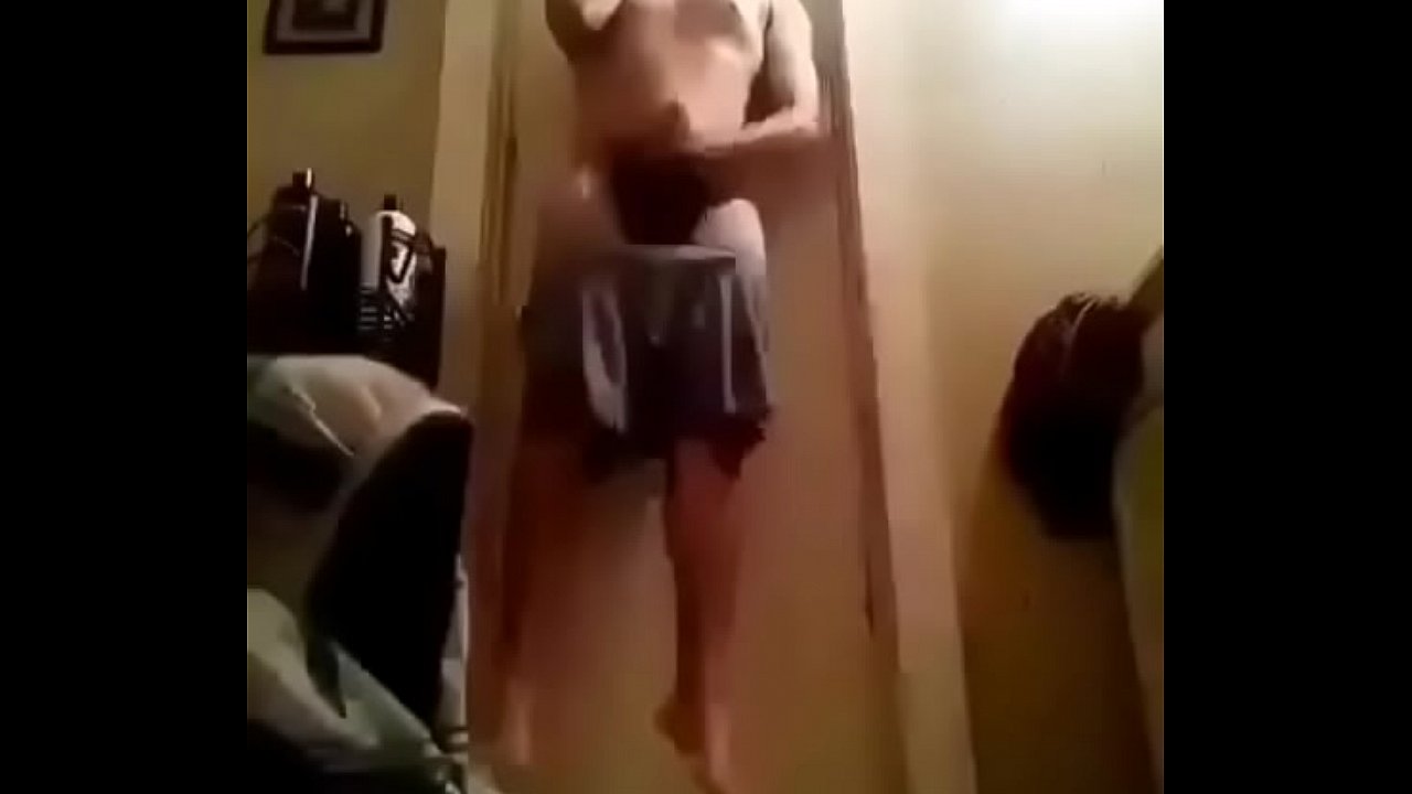 ED MAVERICK SE MASTURBA sabroso