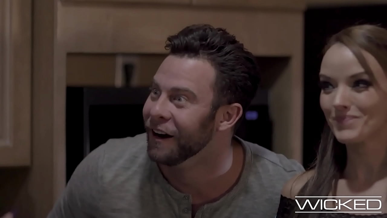 Kate Dalia & Pristine Edge In Threesome