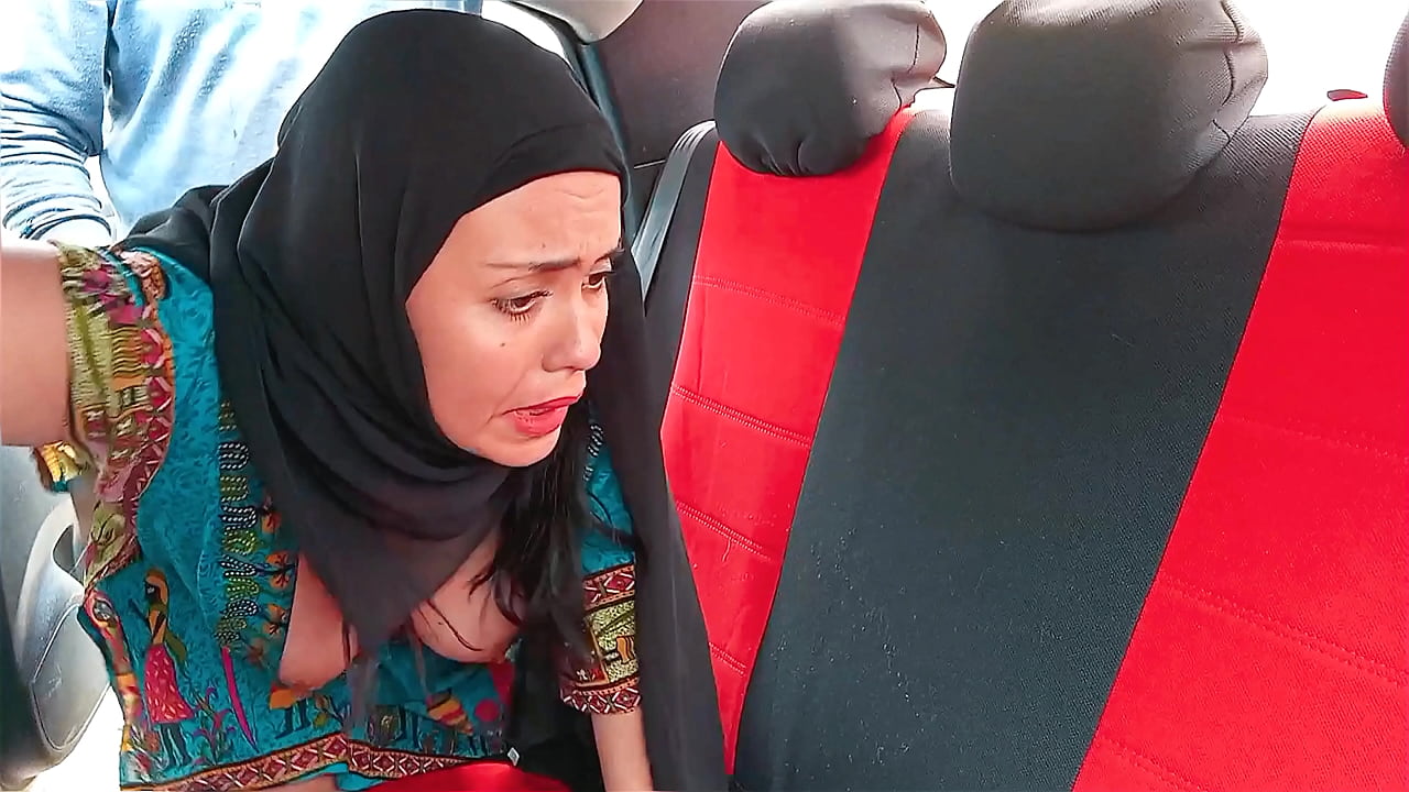 Indian stepmother wearing hijab gets fucked in car