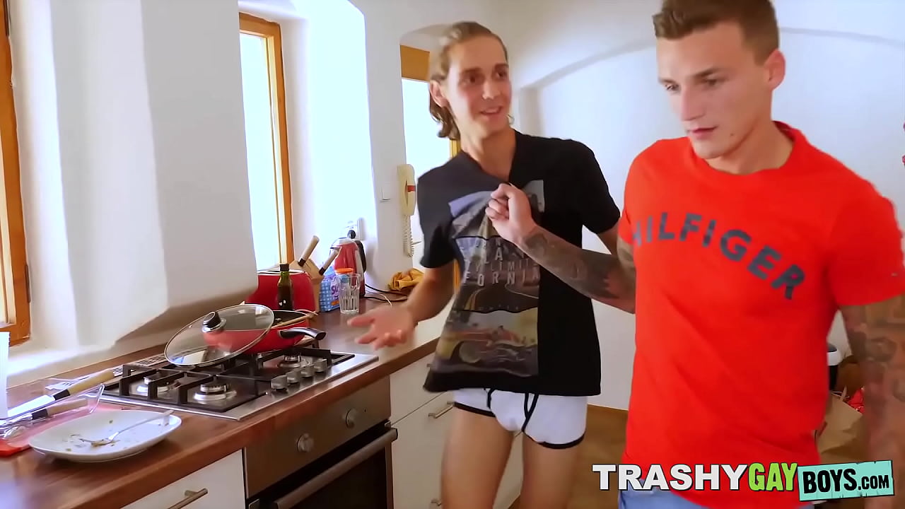 Tattooed jock Dom Ully cums from Jake Olsens huge raw dick