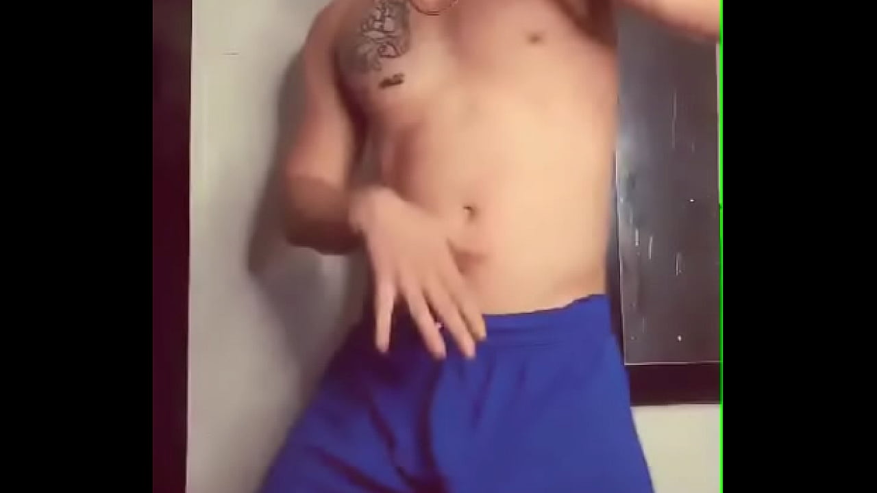 Te animas a bailar pegado conmigo as&iacute;