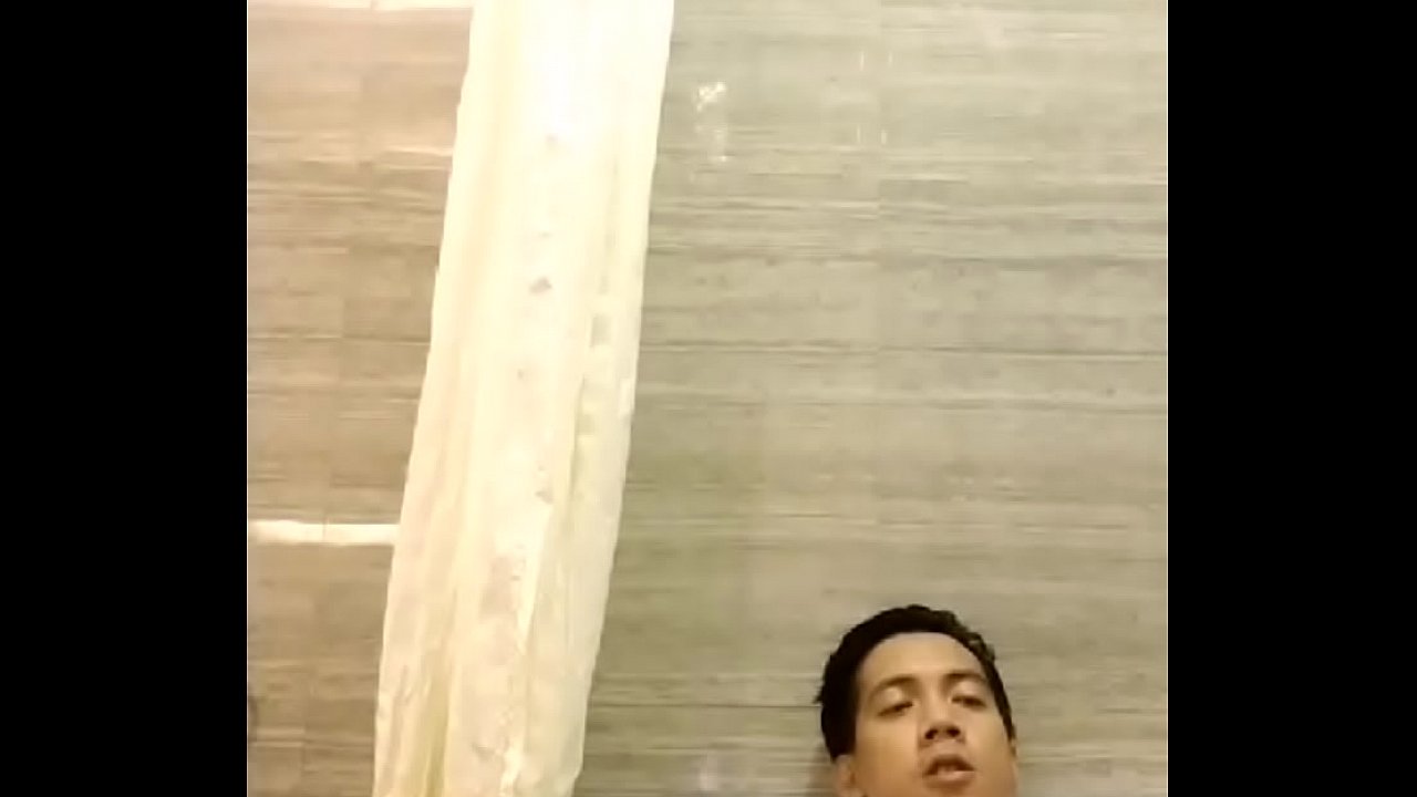 I just wanted a bath but got horny!