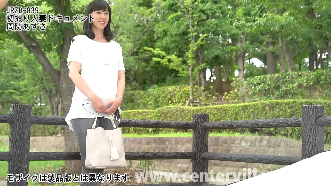 エキゾチックなビジュアルがなんとも神秘的な雰囲気を漂わせる、周防あずささん37歳。ロシア系アメリカ人と日本人のハーフだという