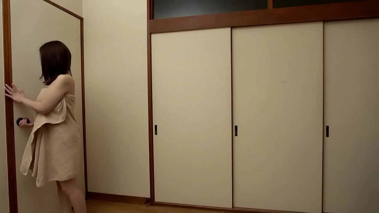 おっぱい国宝！ピンク乳首の超美乳※脂の乗った誘い尻※全てパーフェクトな色白神裸※サバサバ系のクール妻が自ら腰振り激しく喘ぐ、念願の2連続濃厚中出しSEX！！1