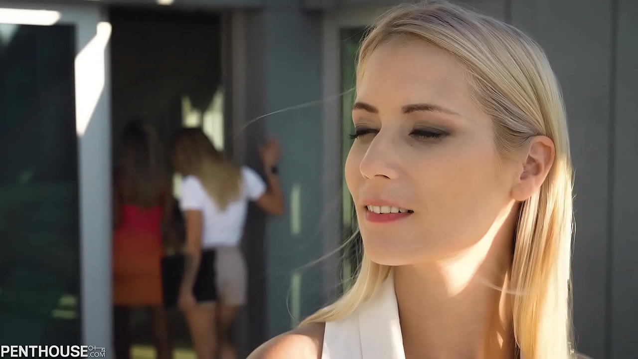 Glamorous Penthouse Star Sharon White Spread Her Legs and Trimmed Pussy for Masseur's Dick