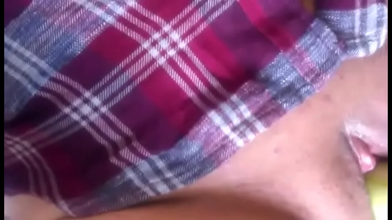 Mi putita de managua se masturba con su platano