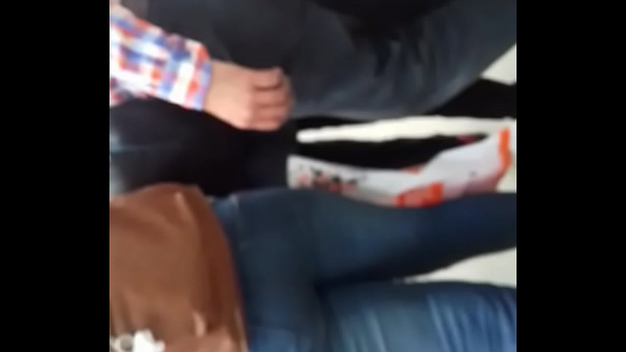 Punjabi  girl  shaking   big asswhile shopping