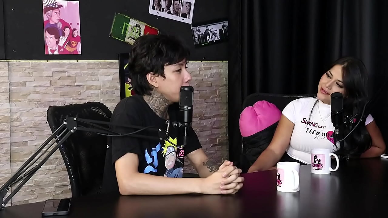 Ela teria um relacionamento aberto, ele responde se &eacute; ruim de cama e acha casa de swing repulsiva, e o que significa sexo... - DJ Rafa Loira e Mateus Hwang (SHEER/RED)