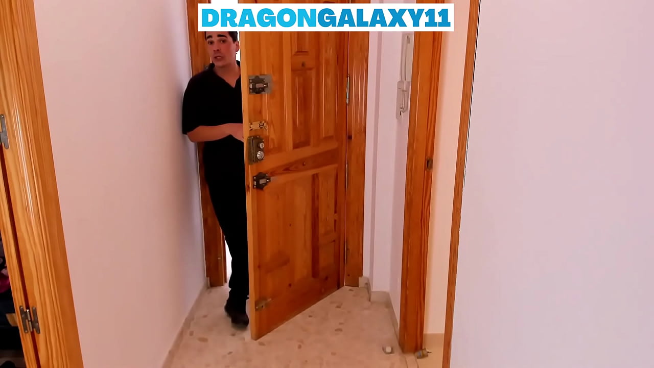 THE DELIVERY MAN WON'T BE ABLE TO GET TO BED I'M GOING TO FUCK HIM AT THE ENTRANCE OF THE APARTMENT