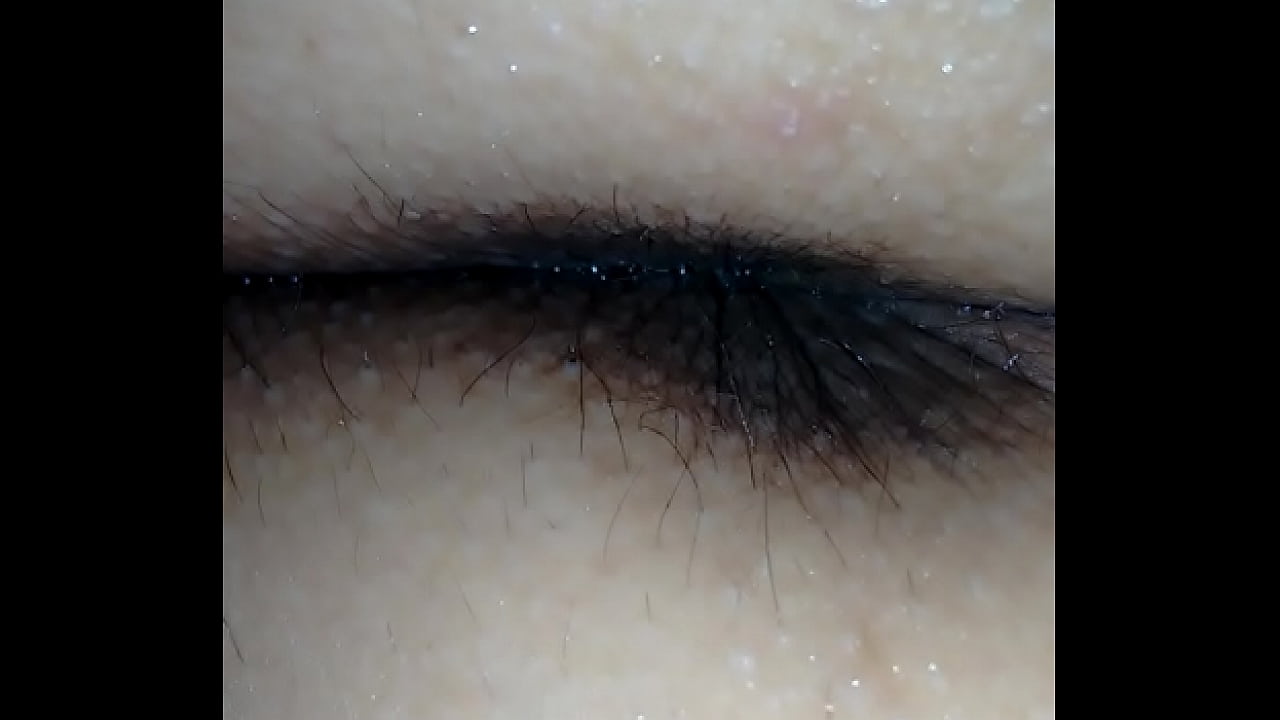 Esse cu safado, depois de arrombada as pregas ainda pista involutariamente por m