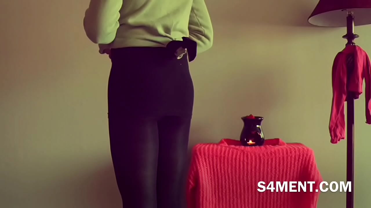 the S4M NETWORK presents a sexy booty in pantyhose