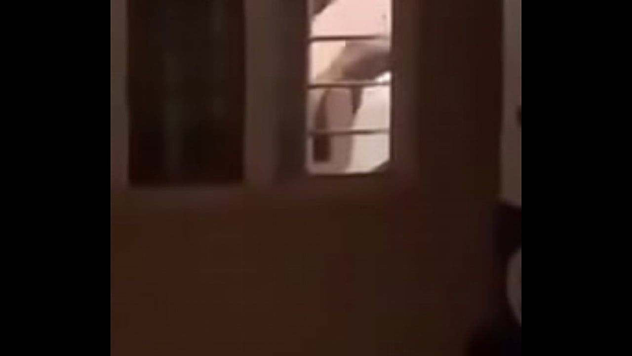 qu&ecirc;n đ&oacute;ng cửa, bị ph&aacute;t hiện, chịch trong kh&aacute;ch sạn