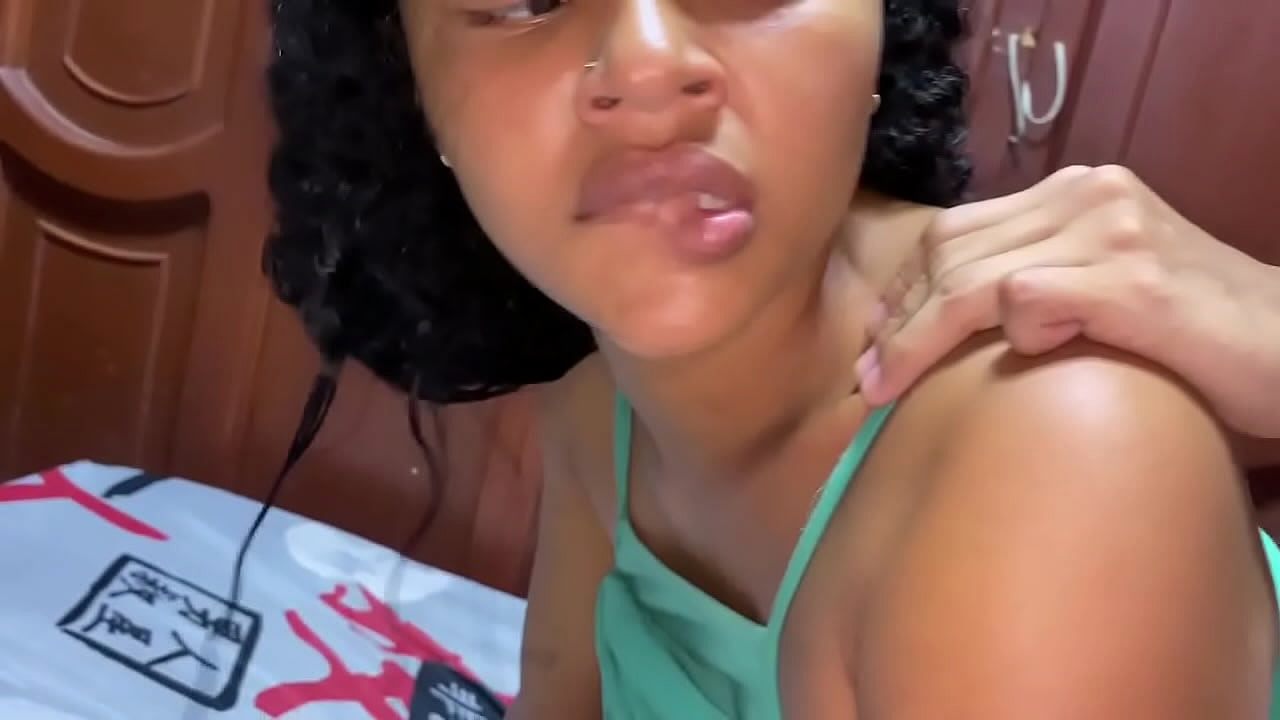 llamo a mi amigo a mi casa y el me dra una buena follada a ver que no hay nadie