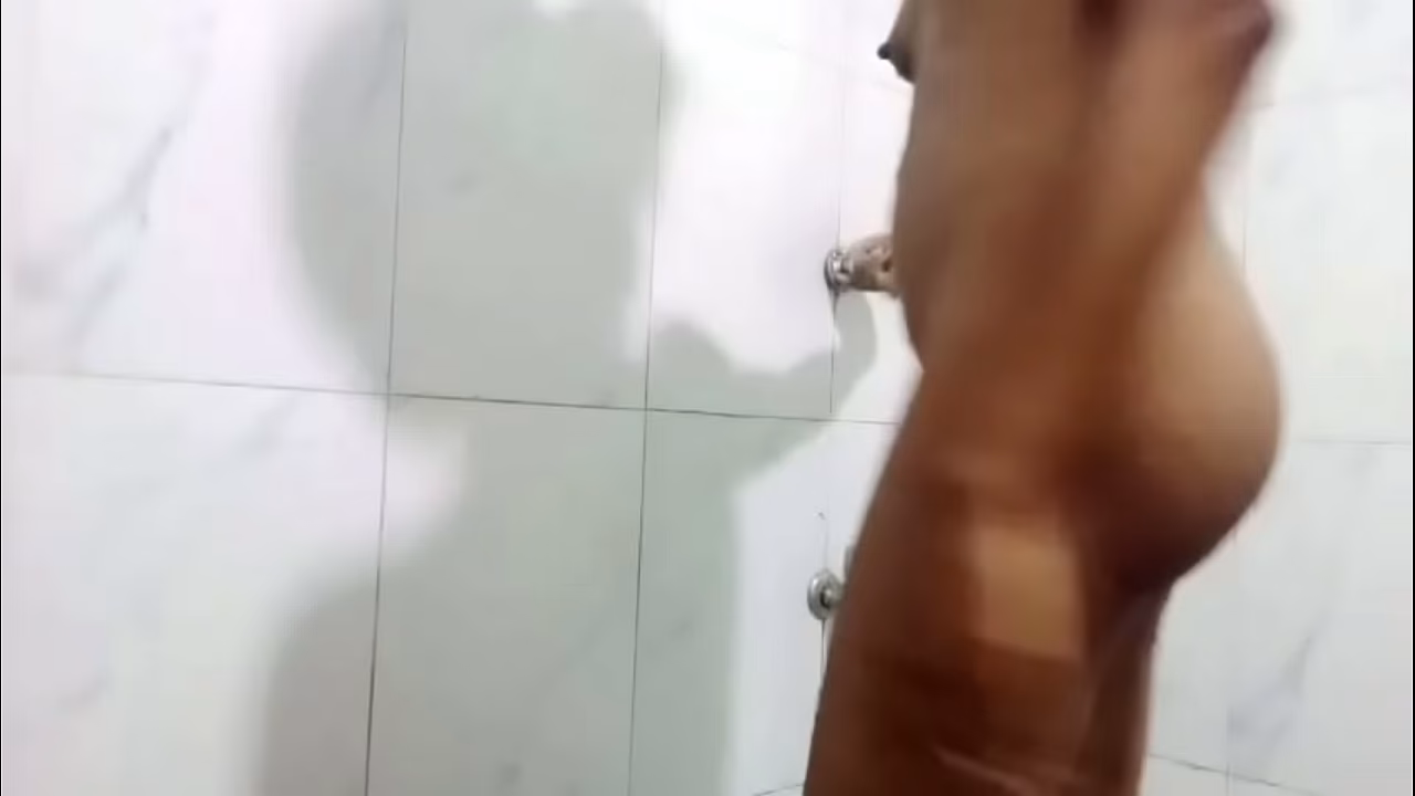 xxxmas Christmas beautiful xxx porn desi Indian girl wants group sex while bathing