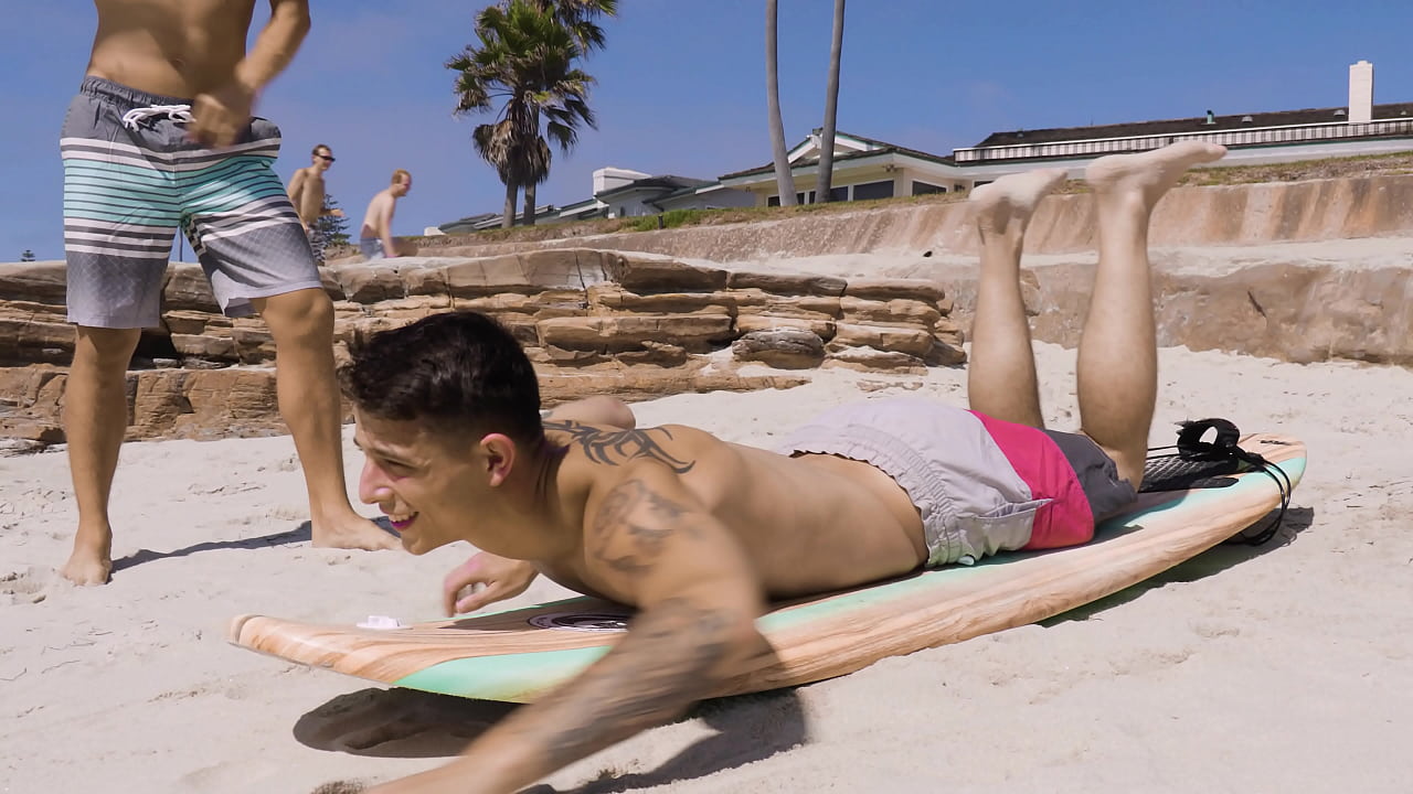 Surfer Kyle Wyncrest Bangs Out Muscle