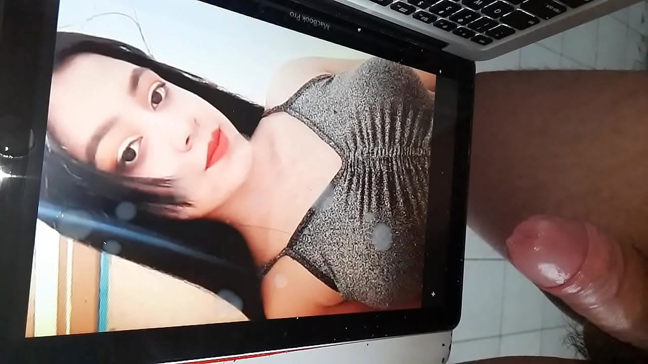 Ana Lopez recibe cuatro cremas en sus tetotas C&aacute;mara lenta