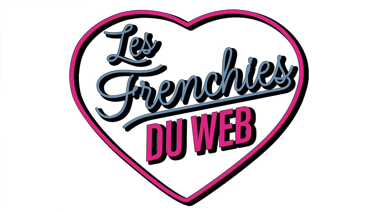 Beka et Trixy, deux bombasses, s'adonnent aux plaisirs lesbiens