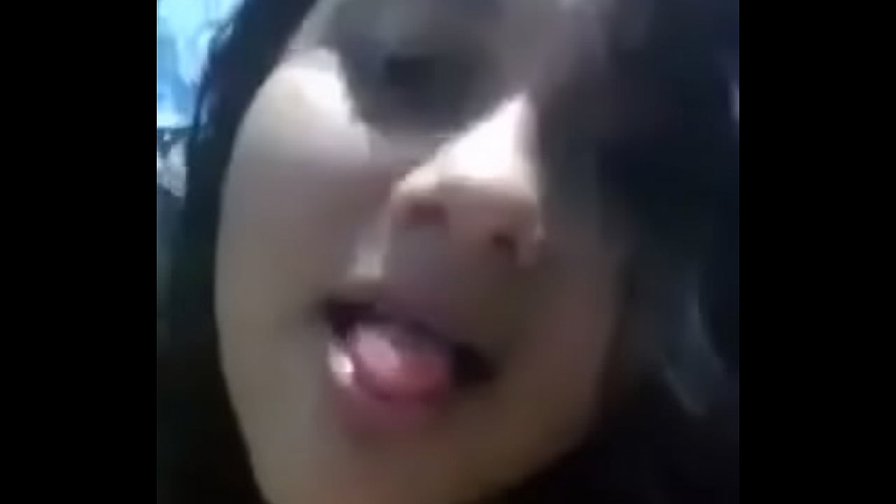 Putita se graba para su novio