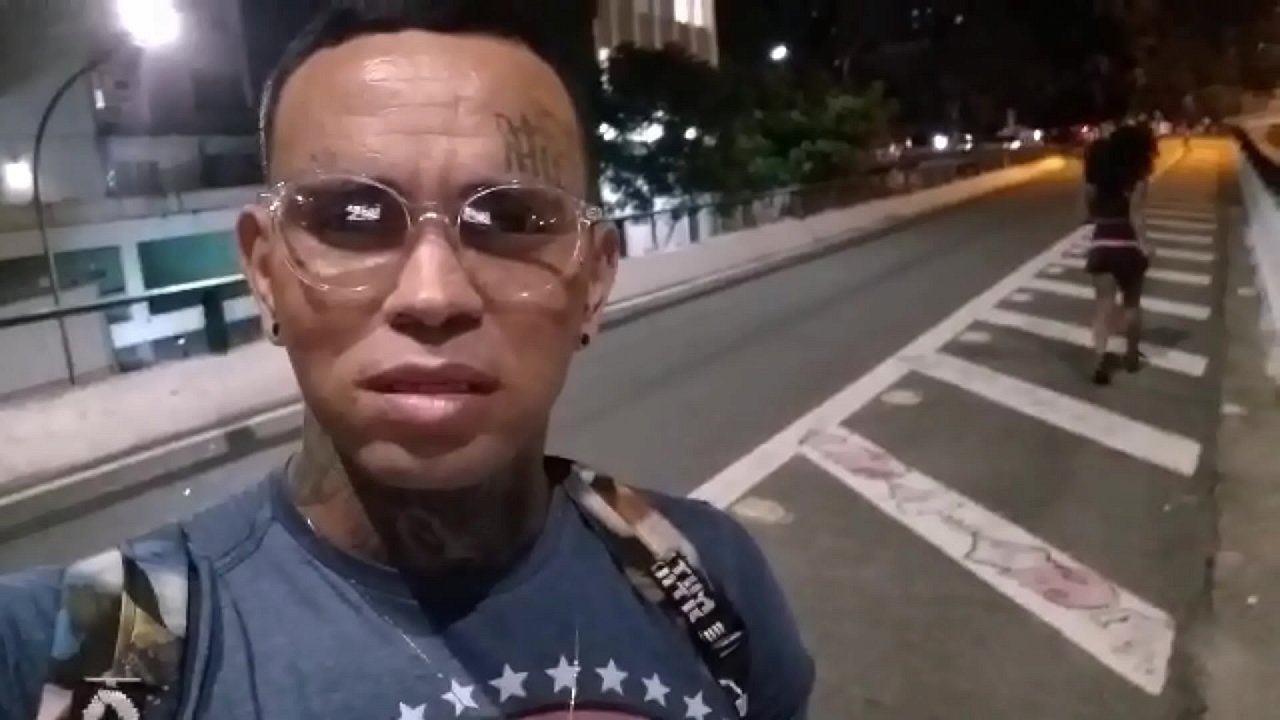 Fodendo a negra gostosa.