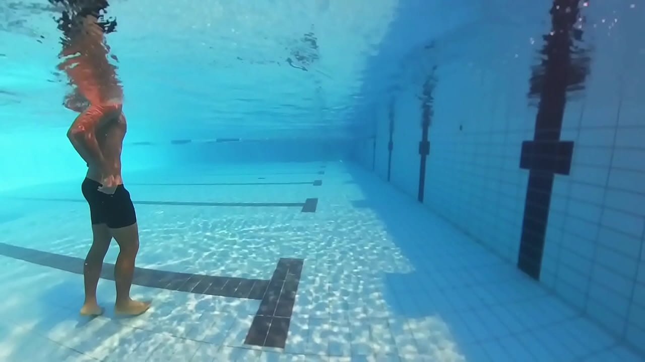 Cumshot in Swimming Pool