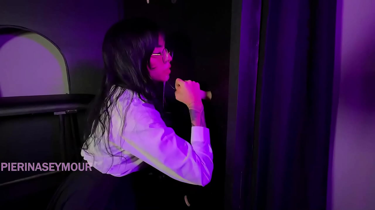 Brunette with big ass gets two Dicks in GLORY HOLE