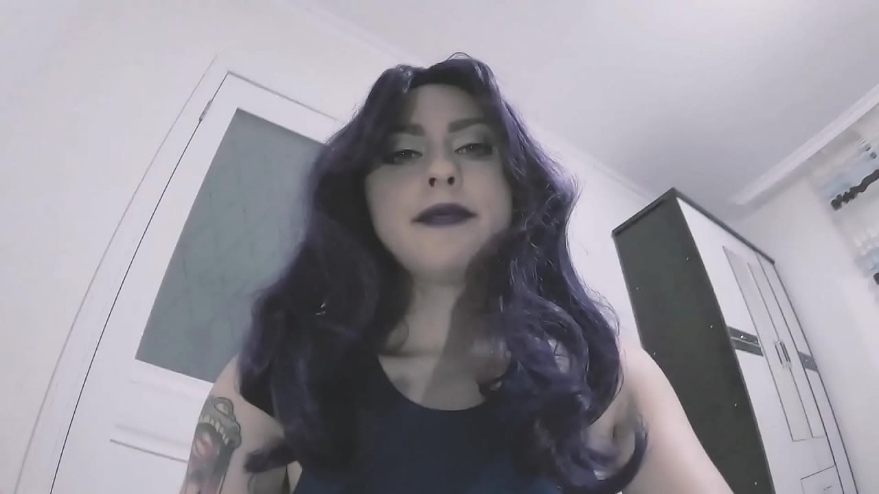 Sexy giantess made small man watch her masturbating