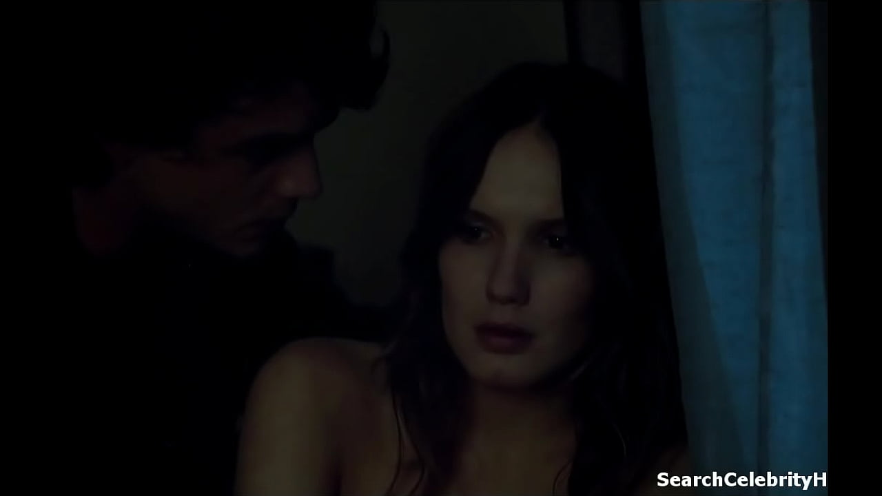 Ana Girardot - Les Revenants S02E02