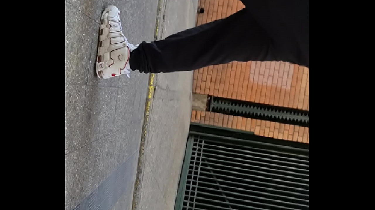 Pendejo camina a lo xoro