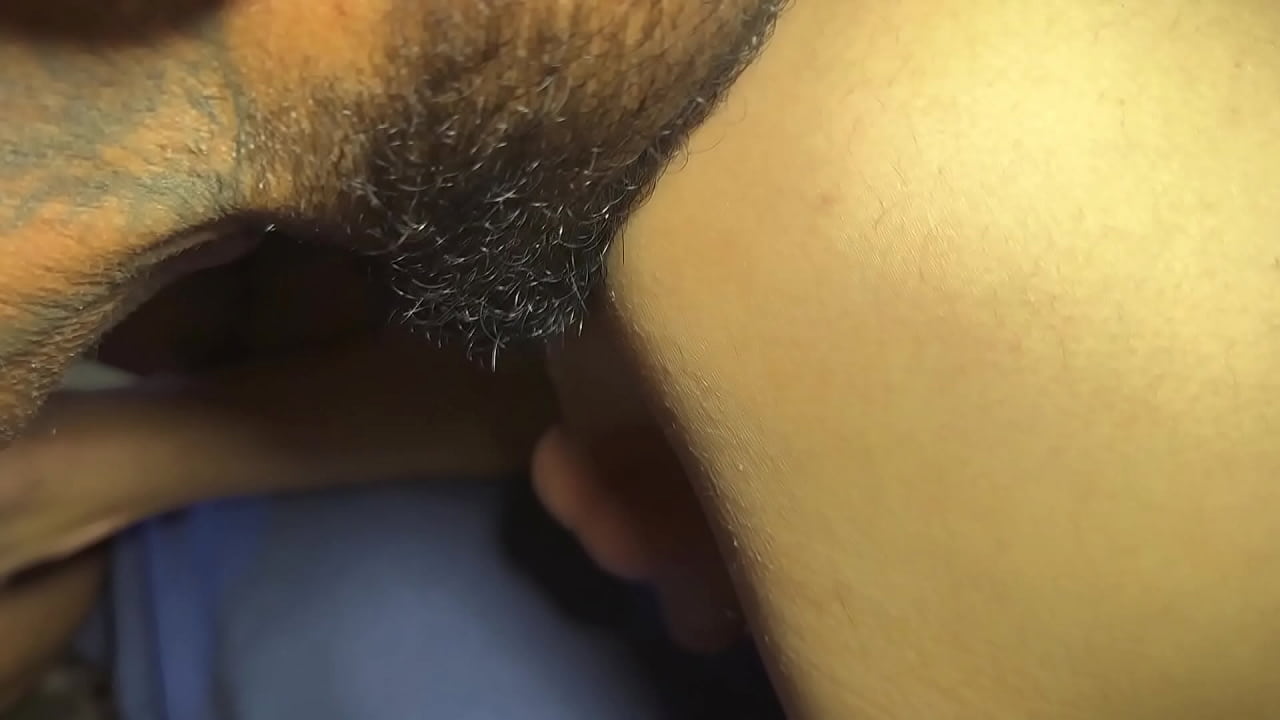 21cm de pica dentro do novinho , sexo interracial bareback.