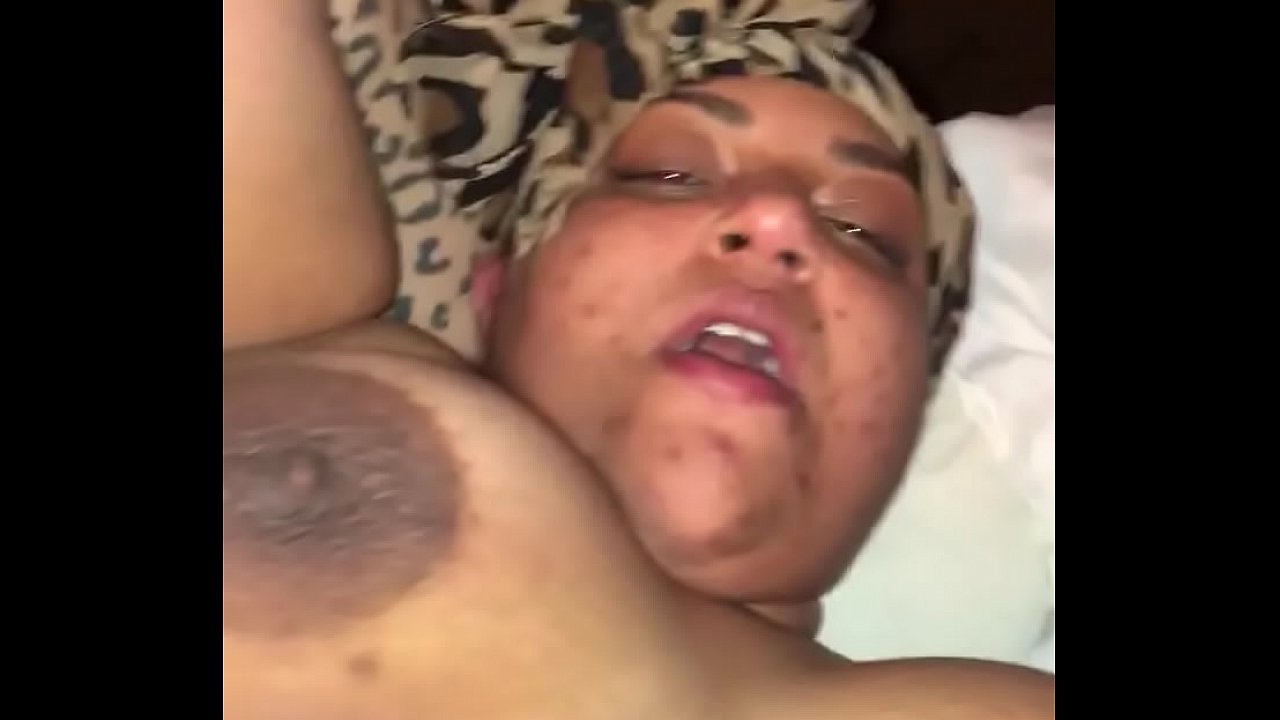 Fucking wife fat juicy pussy with large dildo &ldquo;cheekz&rdquo;