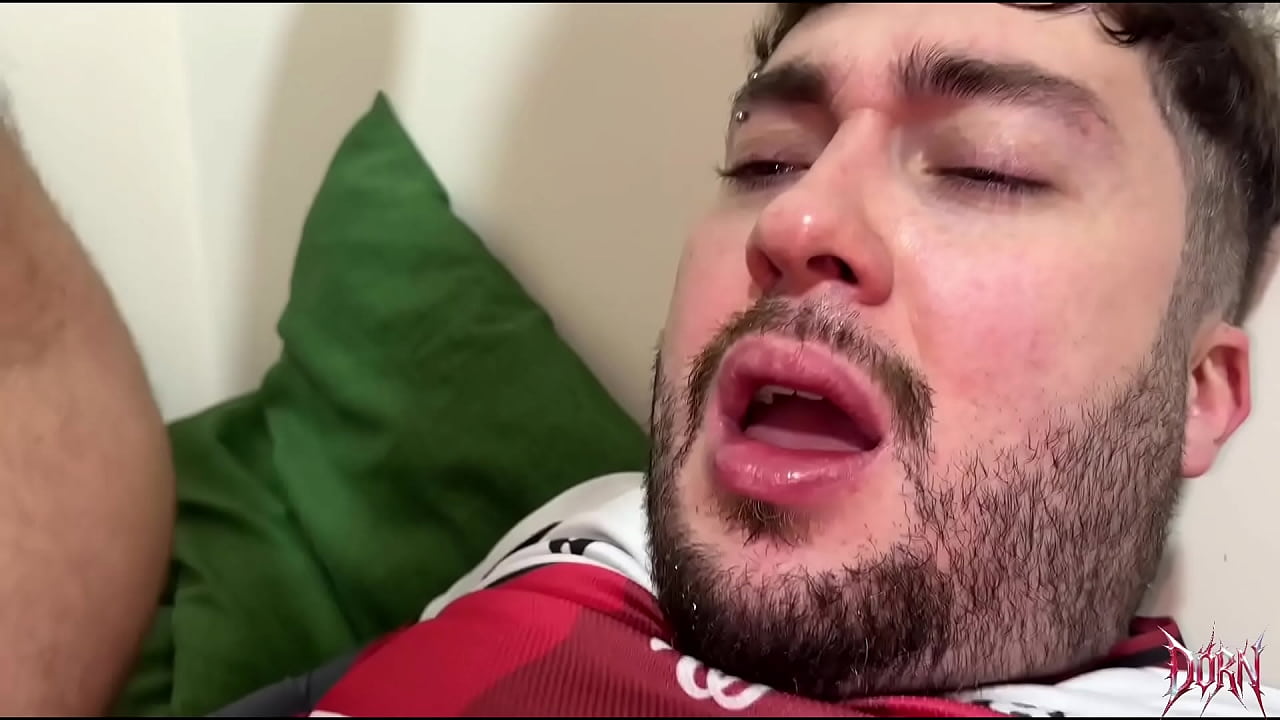 Ele fudeu meu cuzinho antes de sairmos para a balada (COMPLETO NO RED)