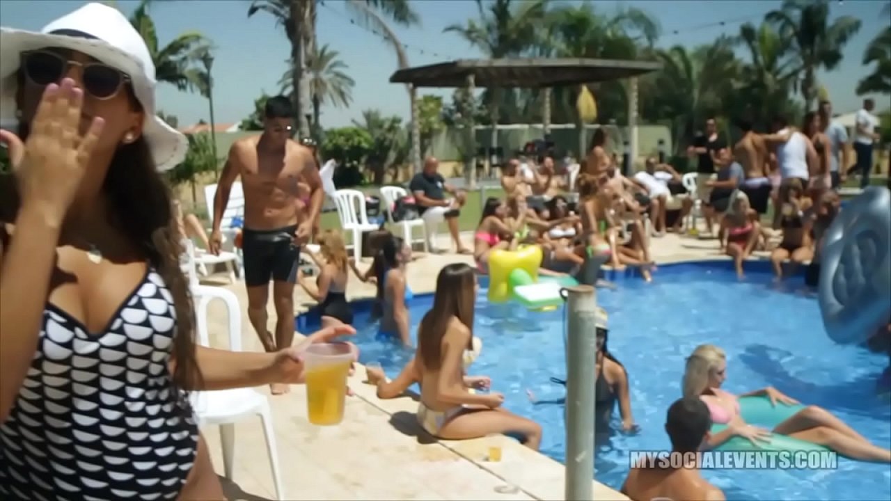 800DAD Hotwife Lexi Gets Slam Fucked by the Movers