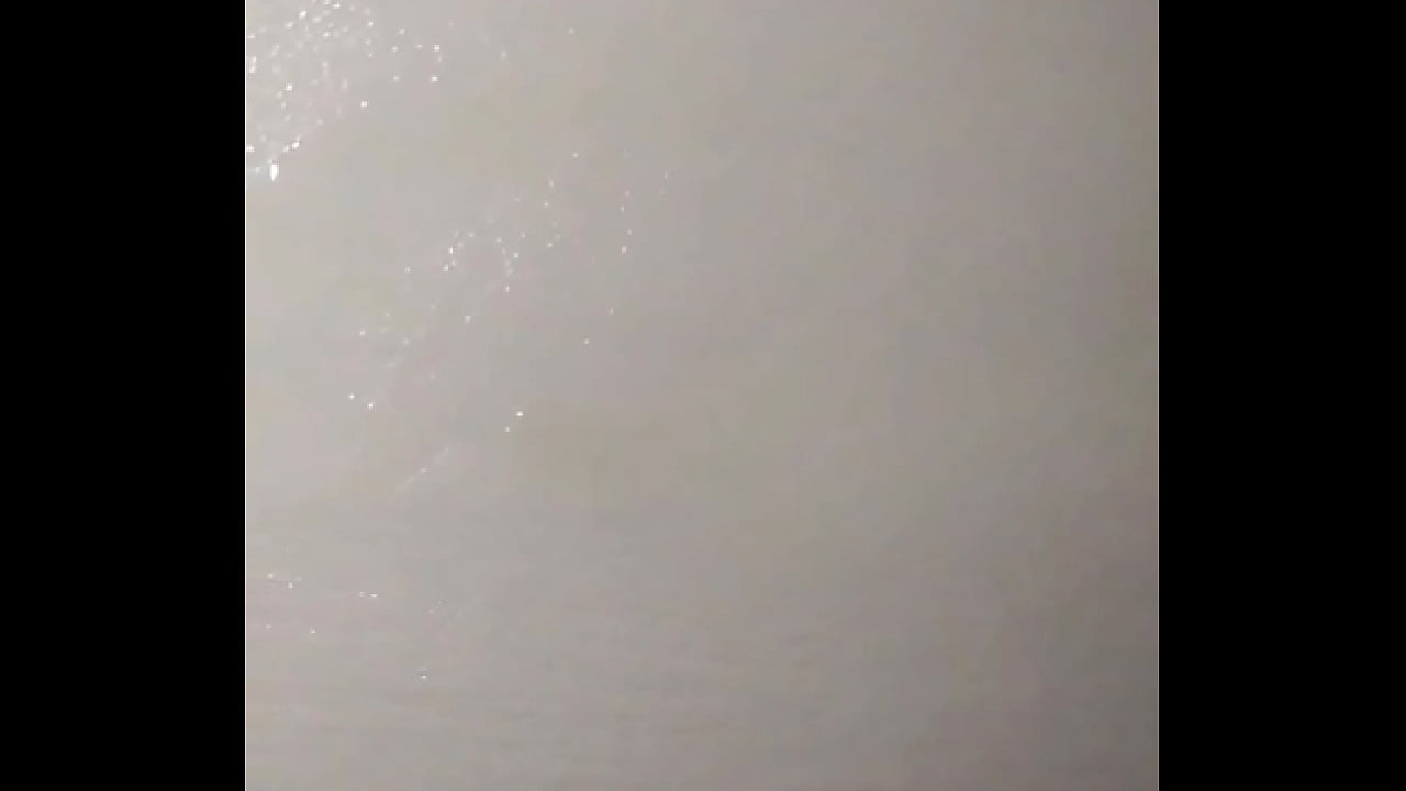 Sperma mea calda se scurge &icirc;n gaura saltelei de pe cearceaful impermeabil