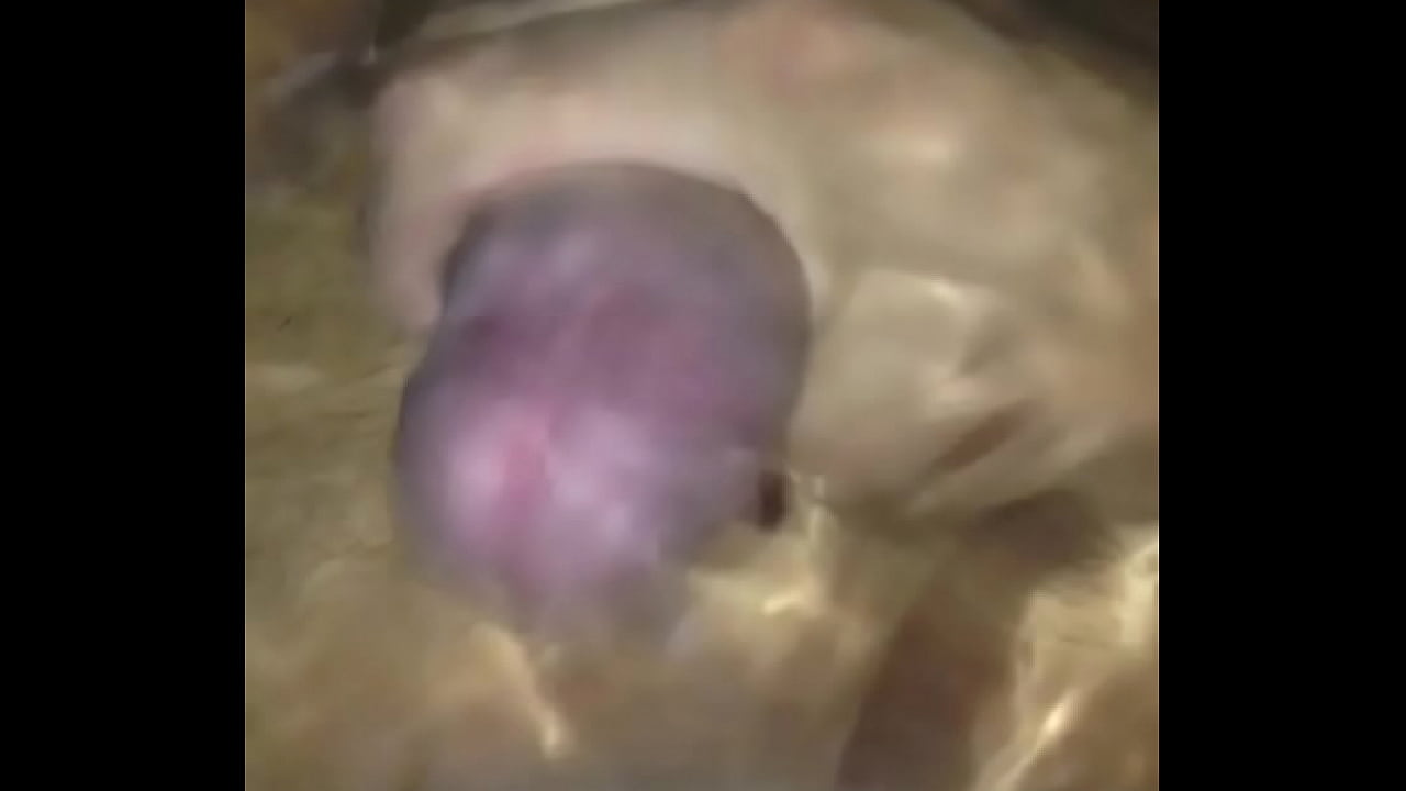 Cumming underwater - gozando na &aacute;gua