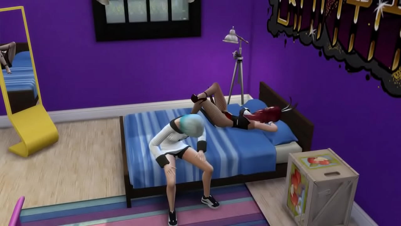 Сладкая рыжуля из Плэйбоя трахнула молоденькую хикку