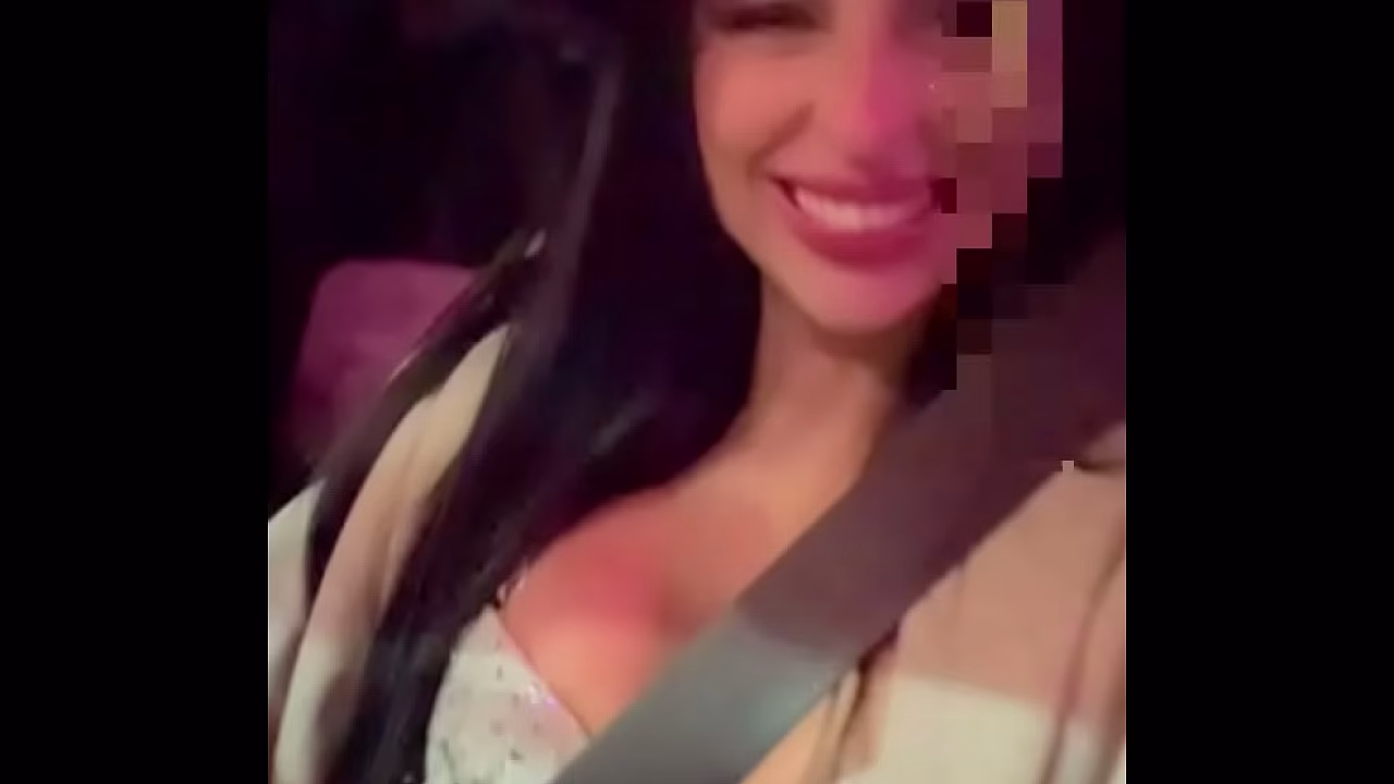 Peguei a Rainha Hotwife no Rol&ecirc;: Encontro Foda com a Safada Gostosa Fudendo Gostoso e o Corno na Punheta